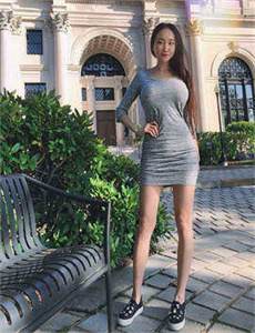 被部长玩弄的人妻HD