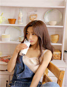 杨丽青三级